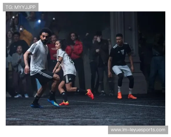 颜值与球技兼备的足球明星盘点引领潮流风尚的魅力球场之星